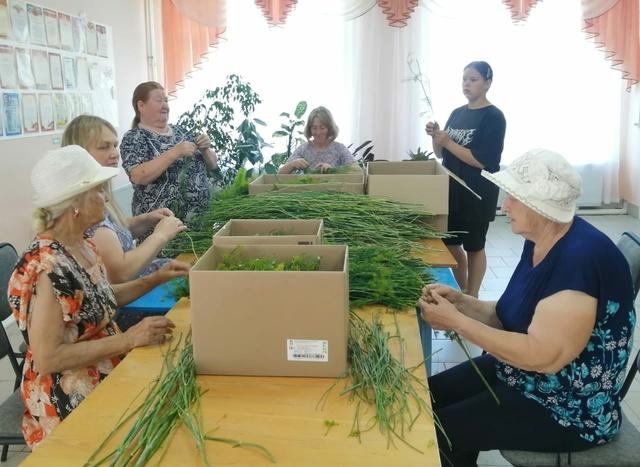 Ореховогорские пчелки - так называет себя женский коллектив