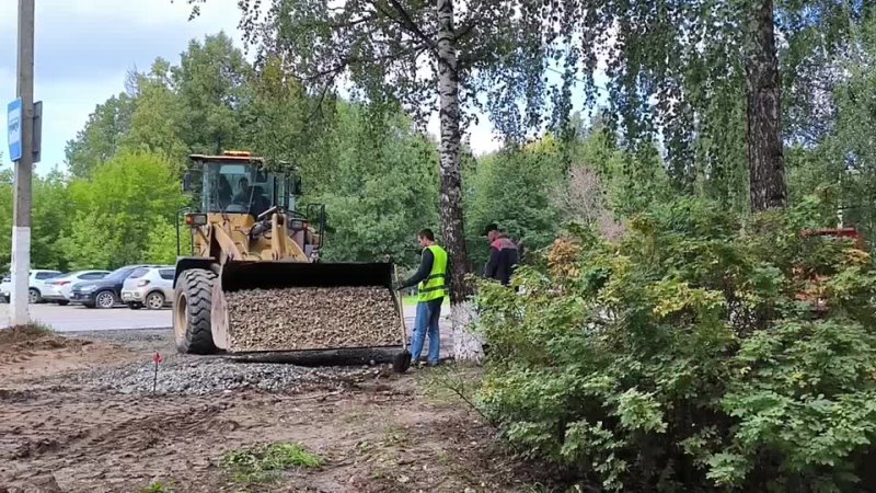 Ремонт парковки на улице Коммунистической возле домов 33А